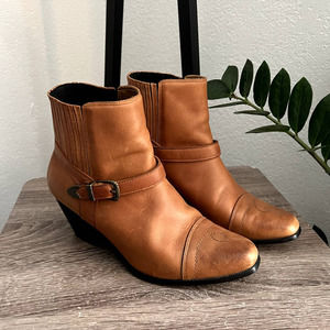 Dingo ankle boho brown leather boots. Size 9M